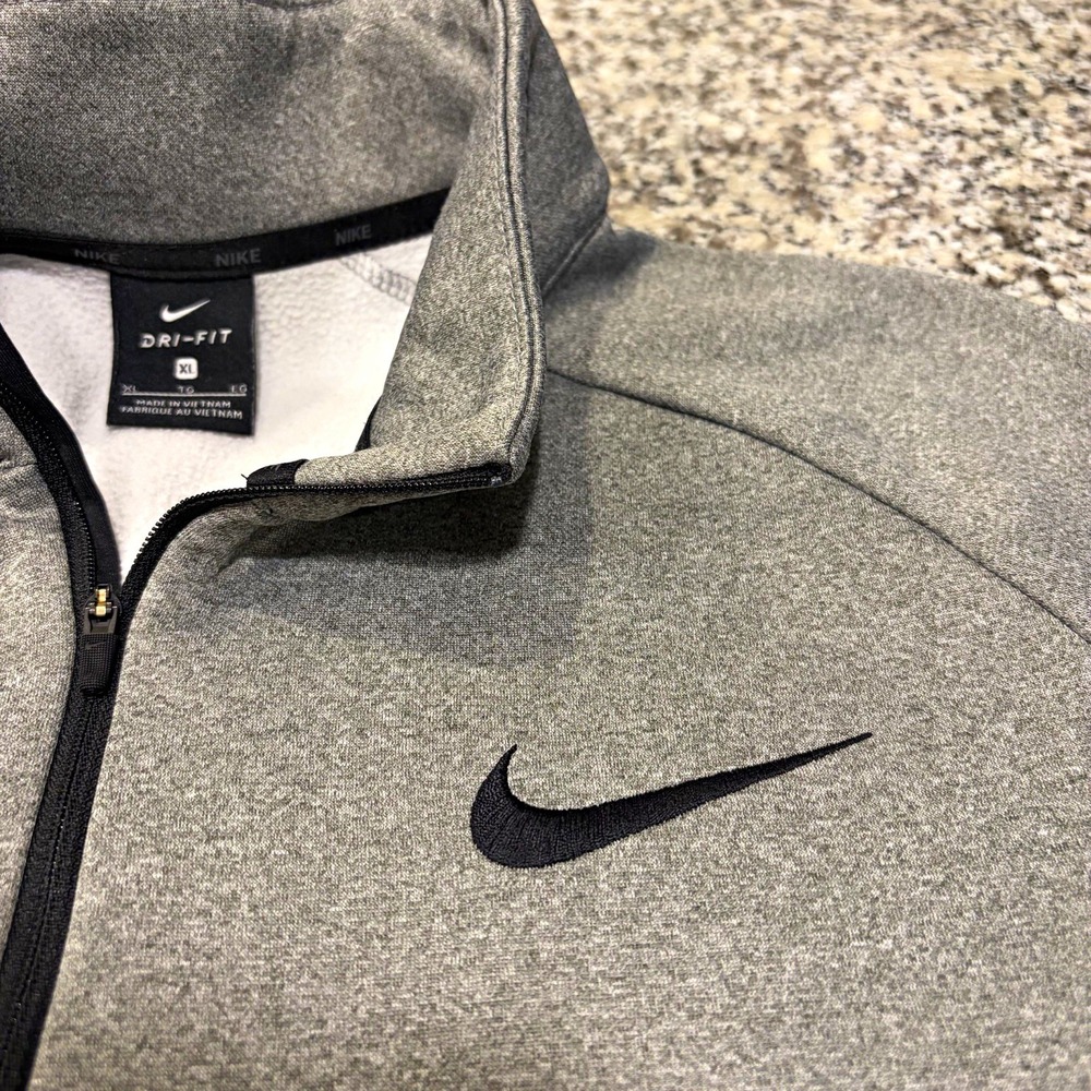 Nike Dri-FIT Mens Gray 1/4 Zip Pullover Jacket Long Sleeve Athletic Top Size XL